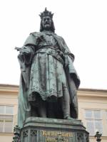 Karel IV.passer på broa si